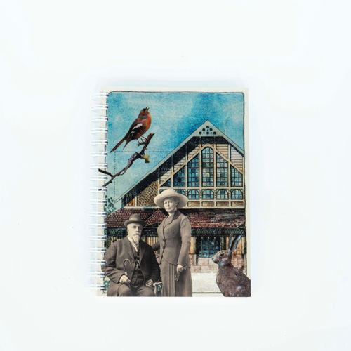 Hélène ja Alfred Jacobsson framför Biologiska museet